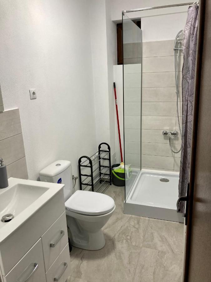 Апартаменты Apartament Luca Дробета-Турну-Северин Экстерьер фото